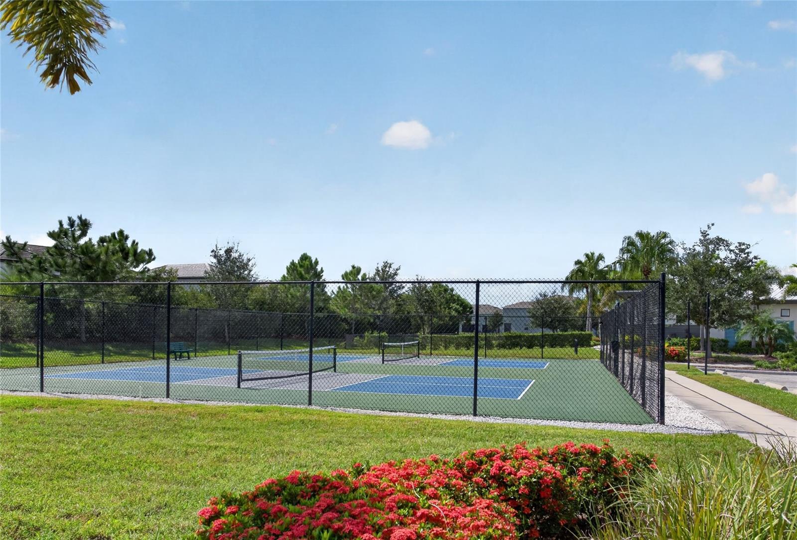 1734 WOODLEAF HAMMOCK CT — photo 16