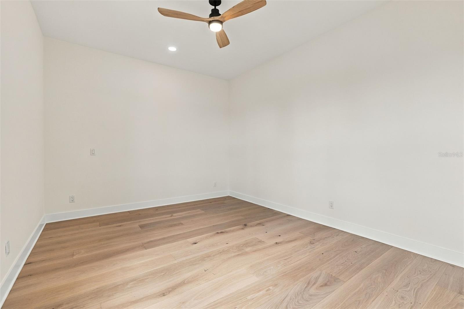 3604 W LEONA ST — photo 33
