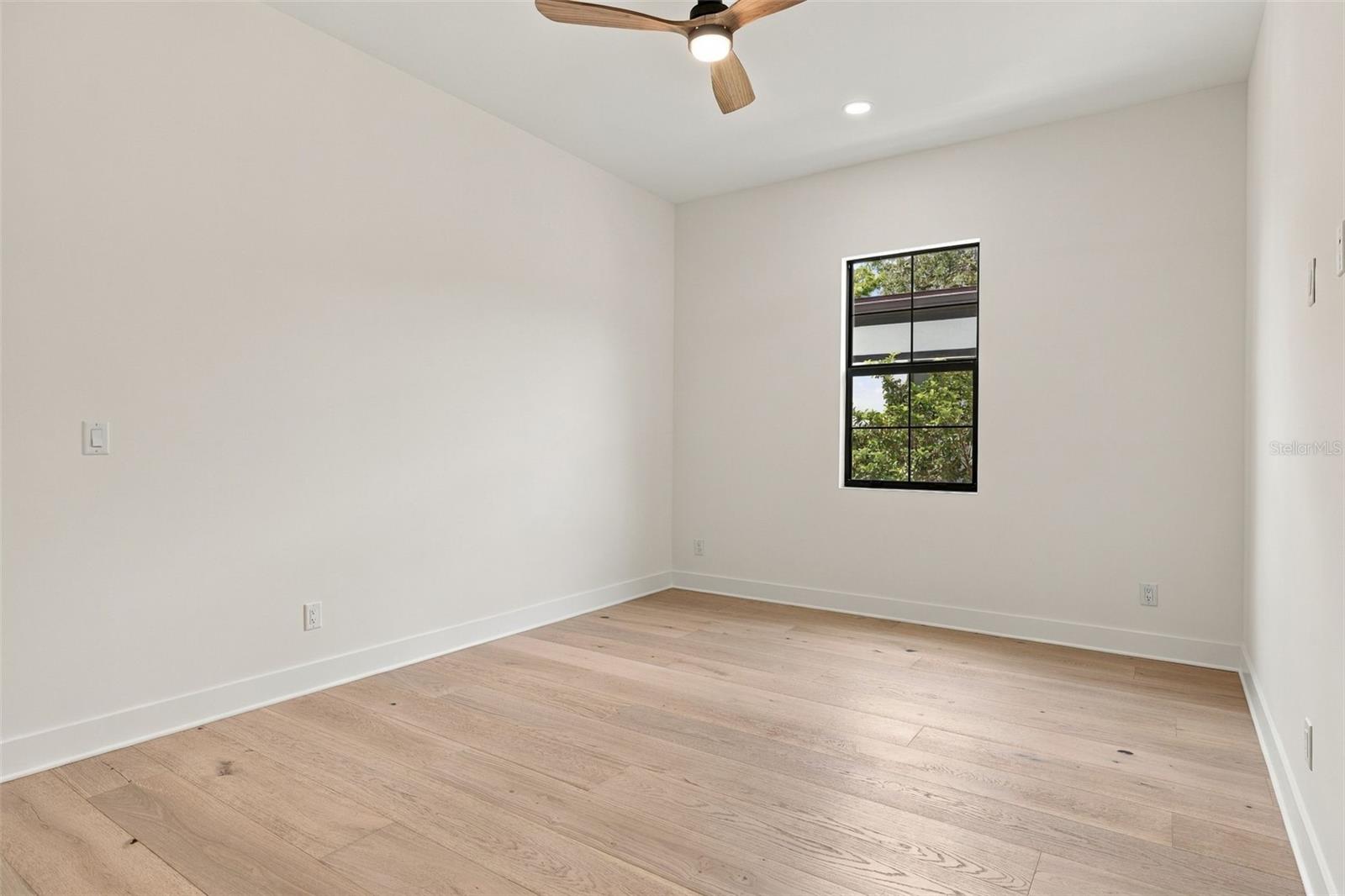3604 W LEONA ST — photo 34