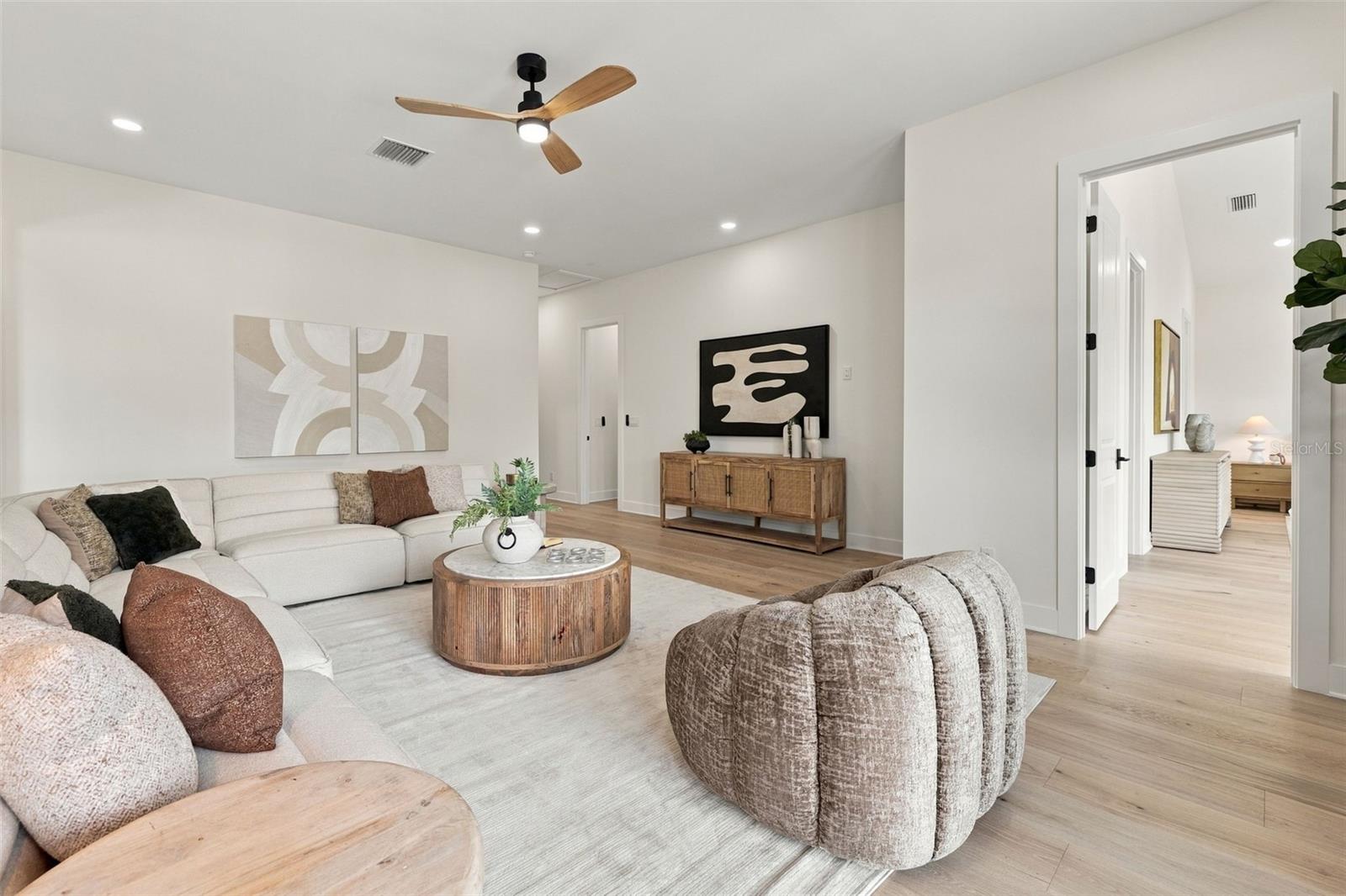 3604 W LEONA ST — photo 24