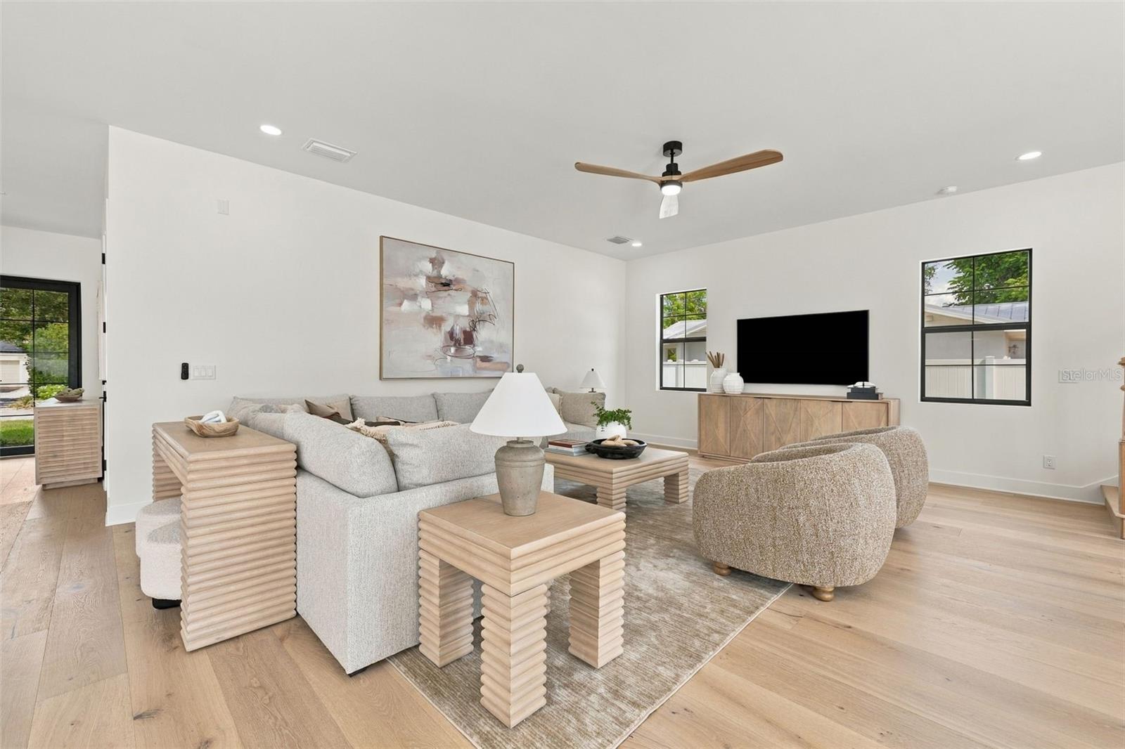 3604 W LEONA ST — photo 15