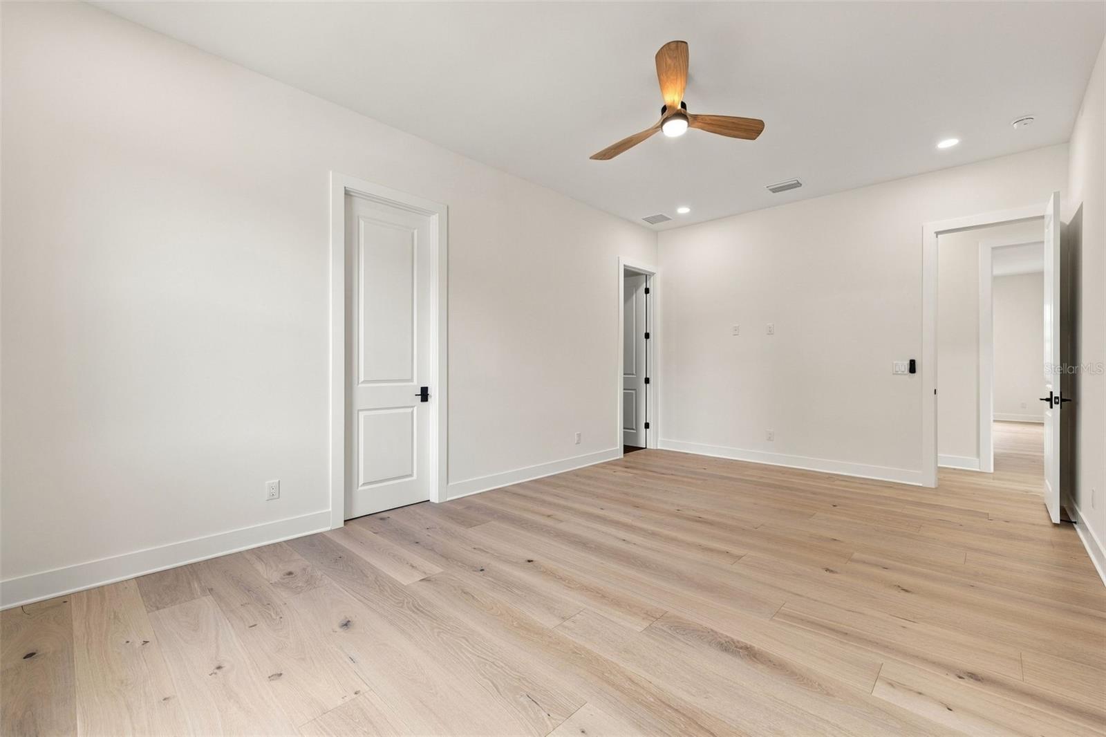 3604 W LEONA ST — photo 37