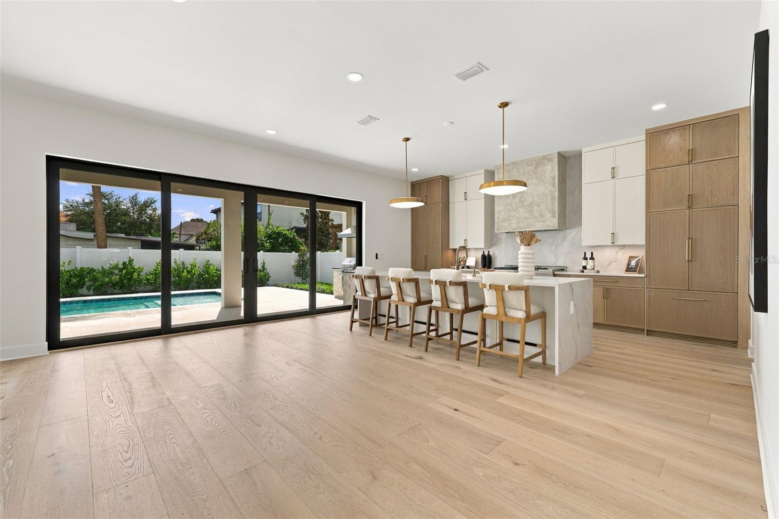3604 W LEONA ST — photo 6