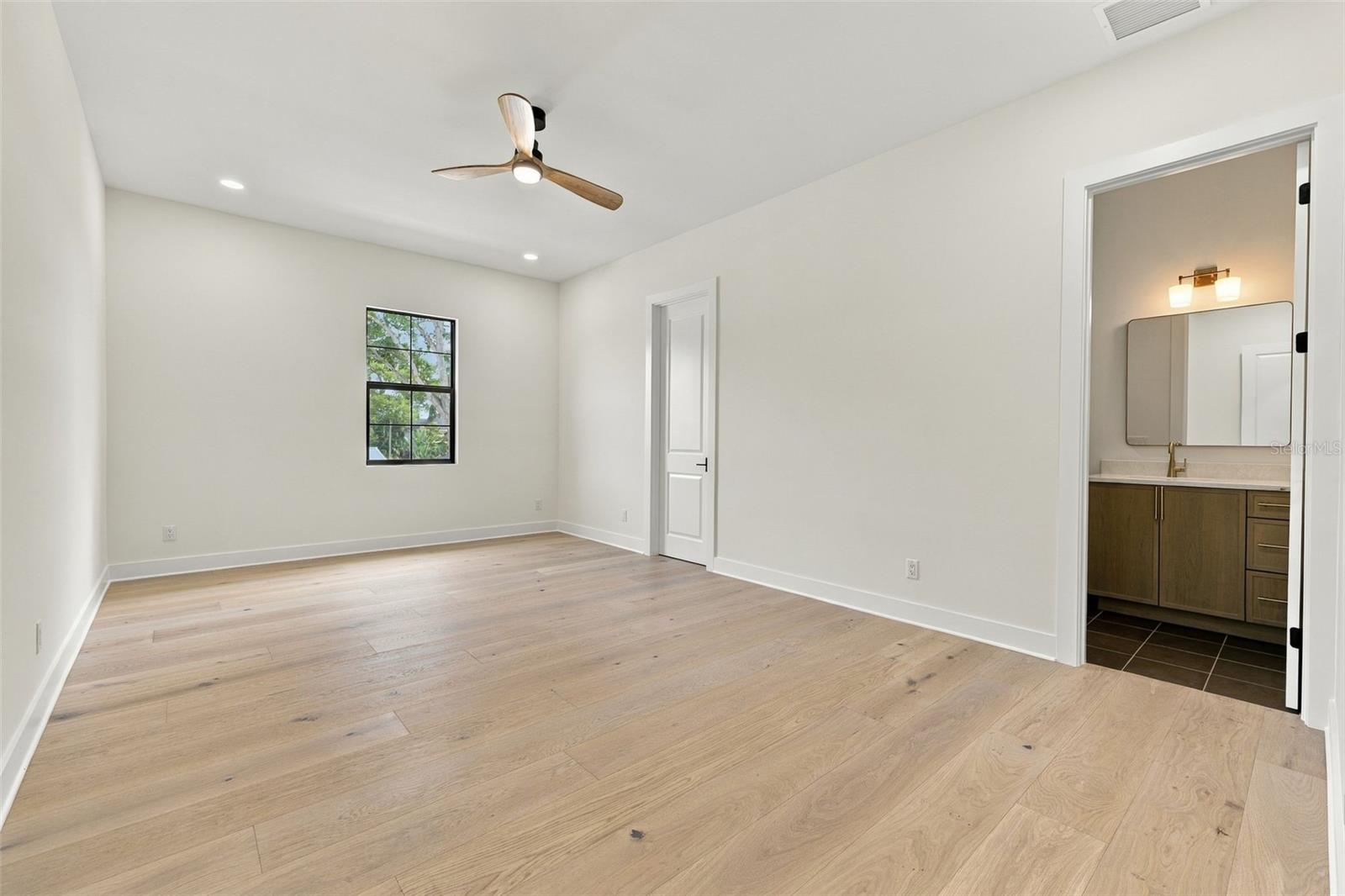 3604 W LEONA ST — photo 36