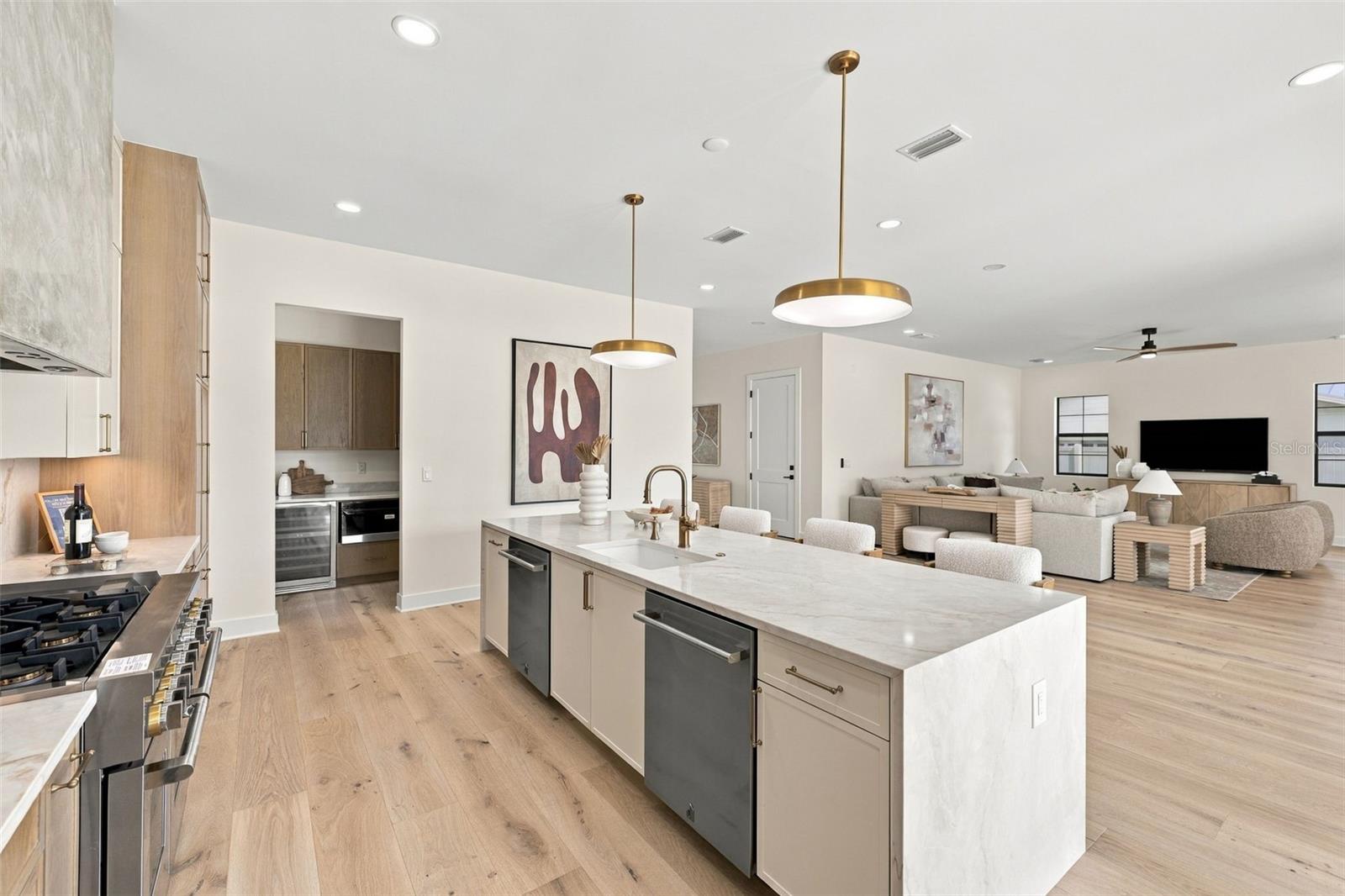 3604 W LEONA ST — photo 11