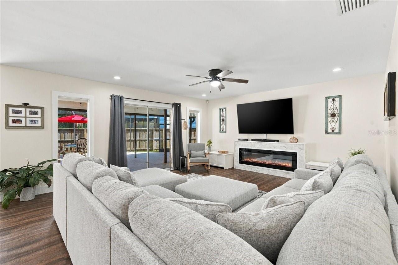 2231 S VILLAGE AVE — photo 26