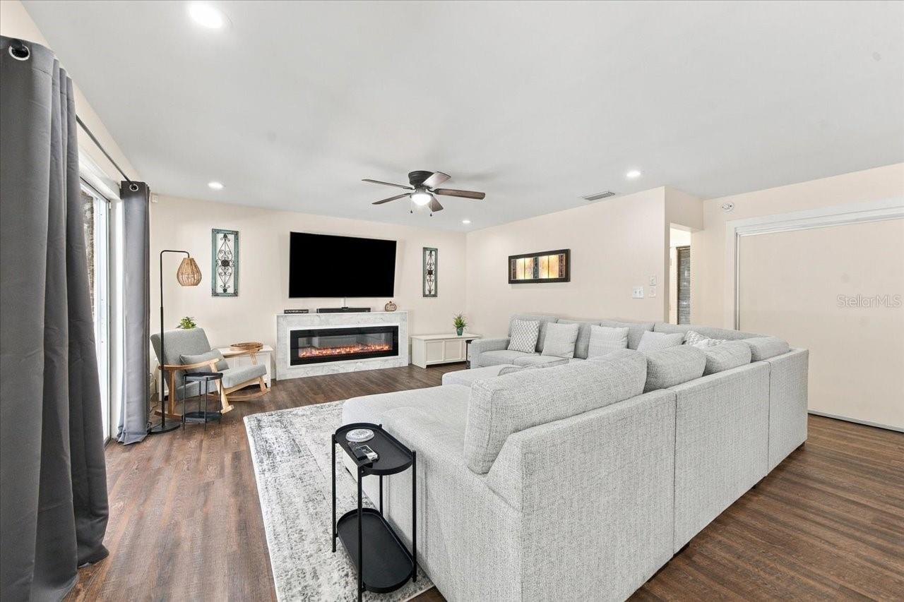 2231 S VILLAGE AVE — photo 25
