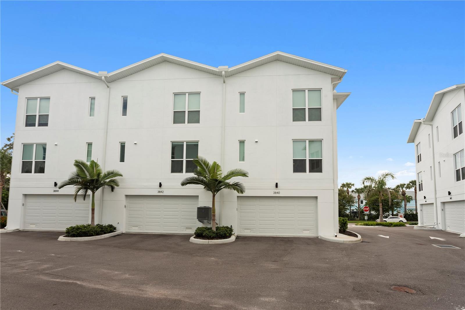 3870 POMPANO DR SE — photo 32