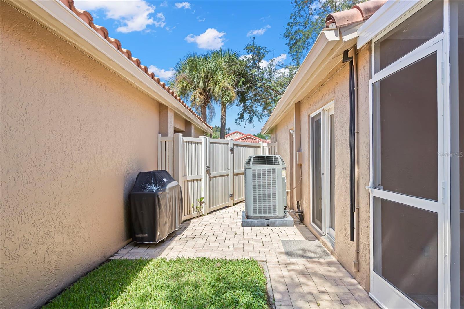 495 ST TROPEZ CIR NE — photo 16