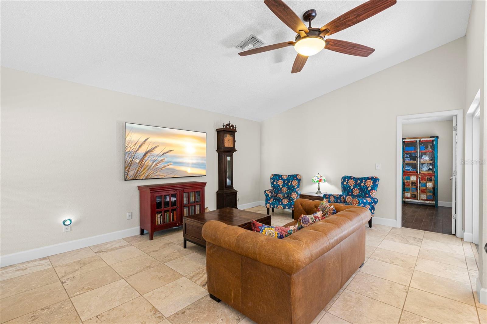 495 ST TROPEZ CIR NE — photo 4