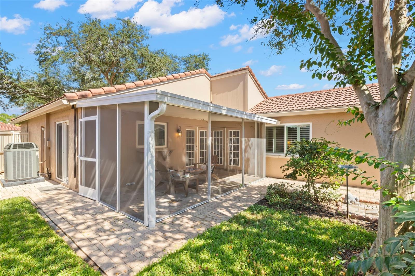 495 ST TROPEZ CIR NE — photo 15