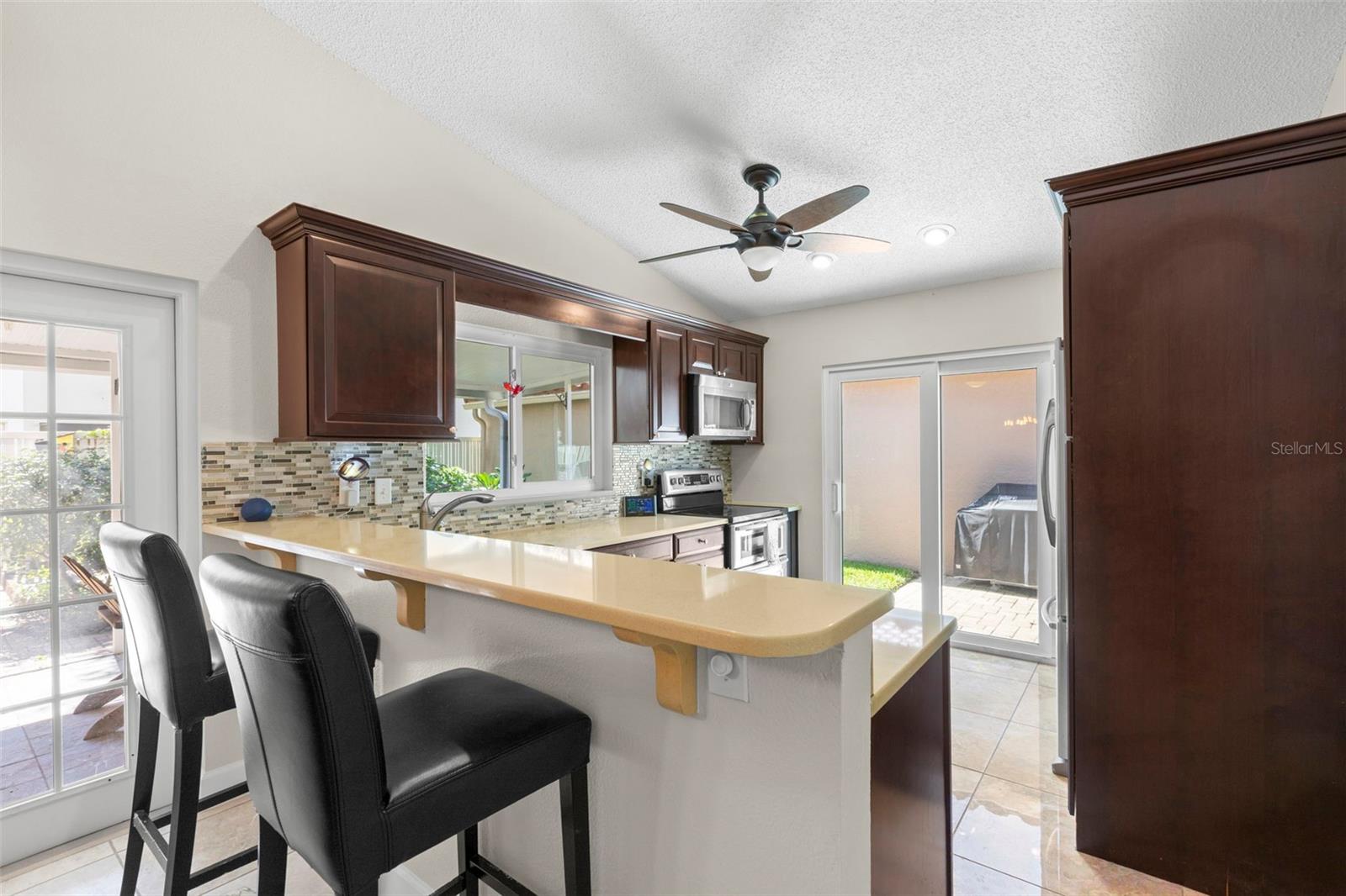 495 ST TROPEZ CIR NE — photo 8