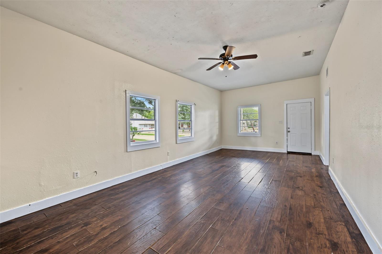 1301 E 18TH AVE — photo 3