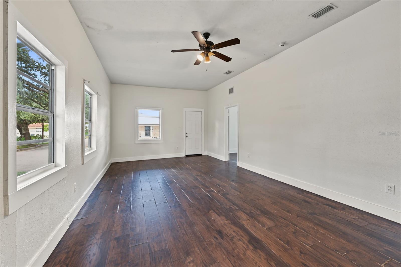 1301 E 18TH AVE — photo 2