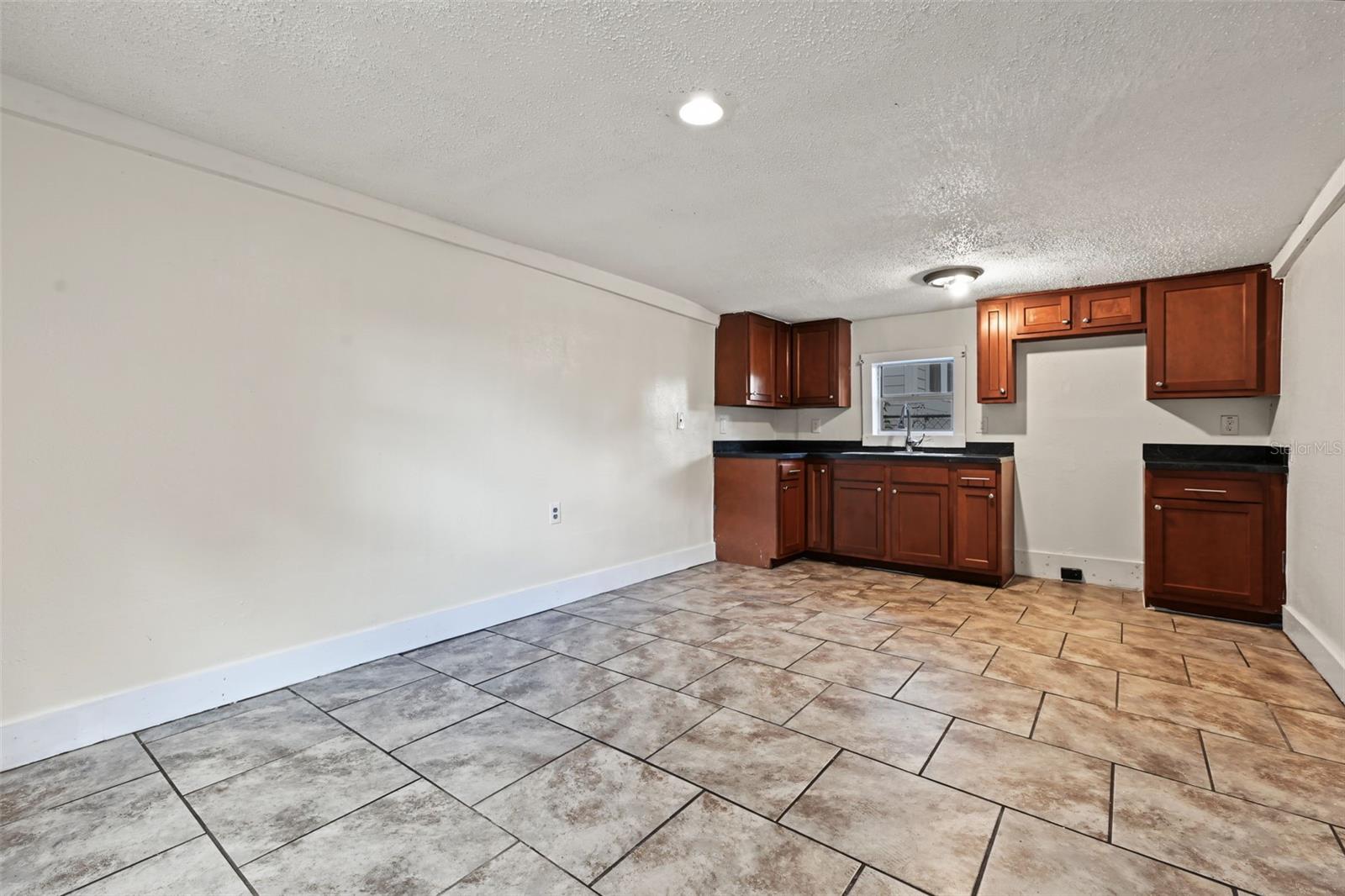1301 E 18TH AVE — photo 21