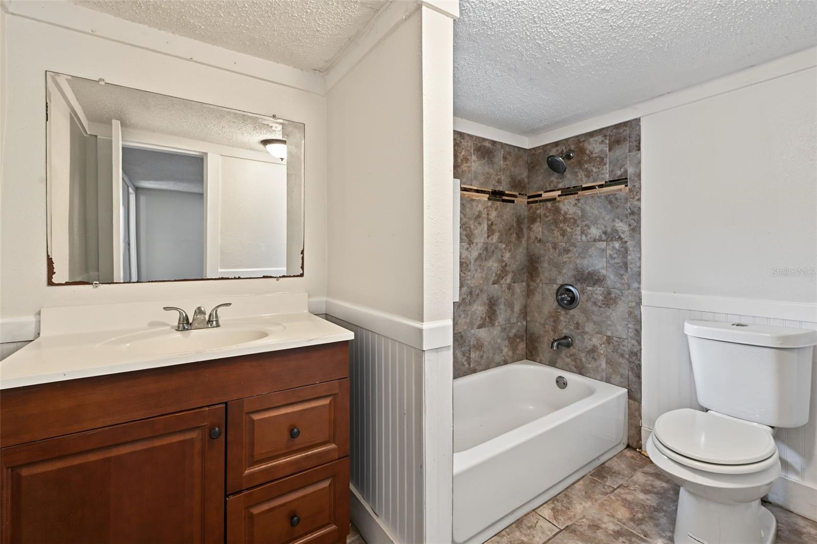 1301 E 18TH AVE — photo 27