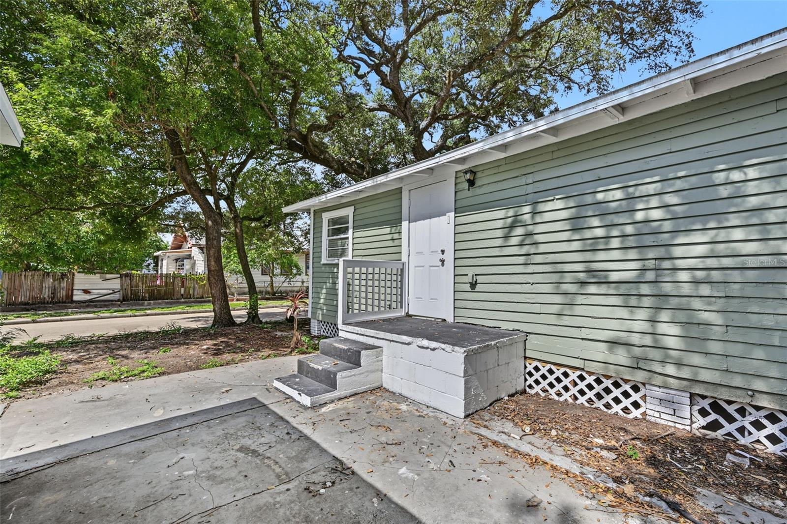 1301 E 18TH AVE — photo 16