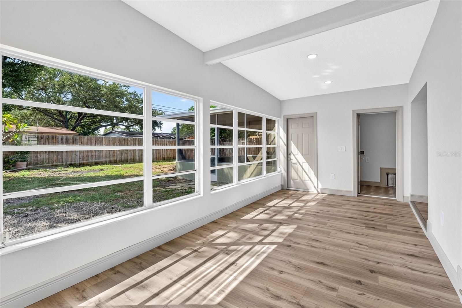 3486 FLORAL DR — photo 9