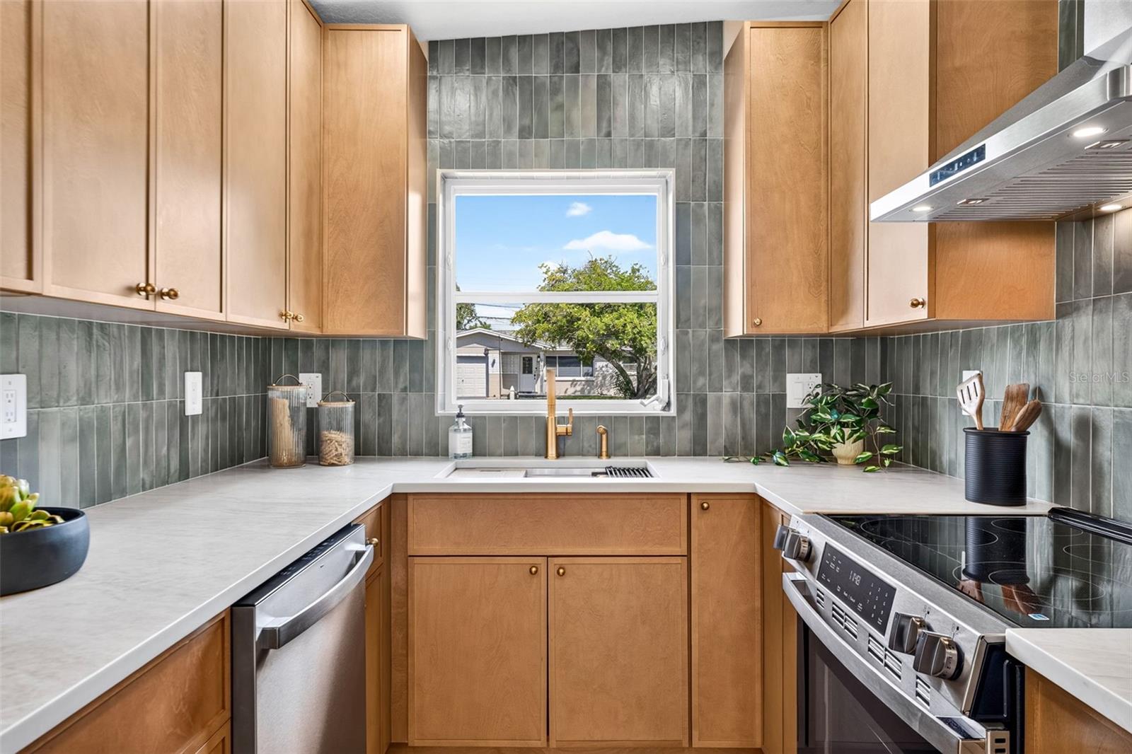 3486 FLORAL DR — photo 16