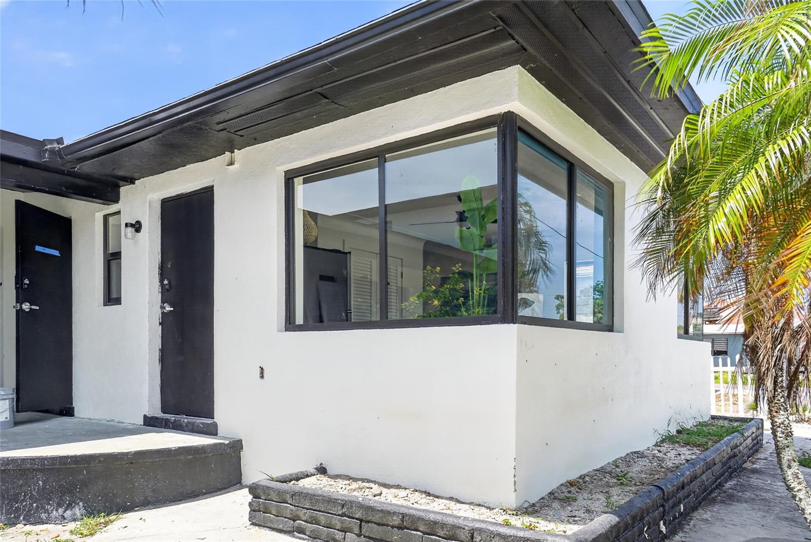 600 COREY AVE — photo 2