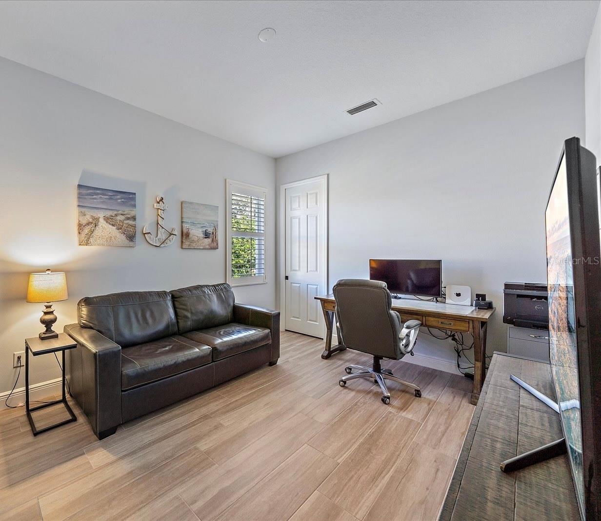 366 S CREEK CT — photo 26