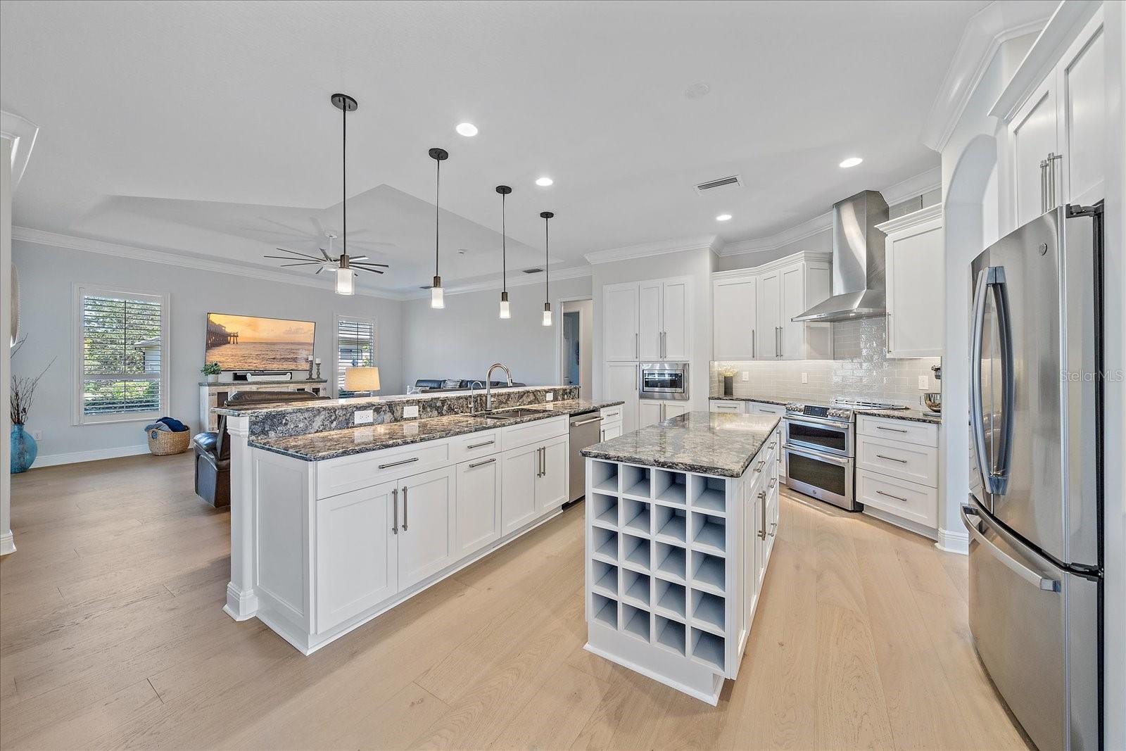 366 S CREEK CT — photo 10