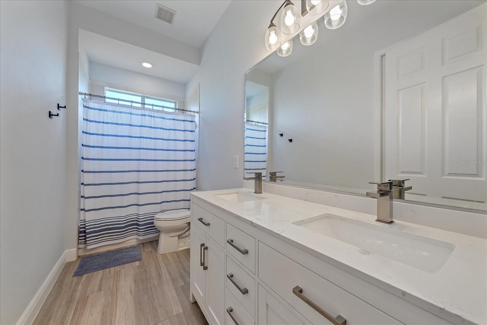 366 S CREEK CT — photo 28