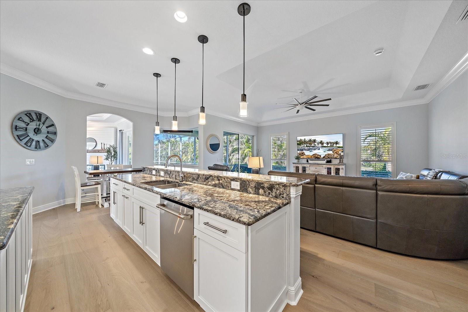 366 S CREEK CT — photo 15