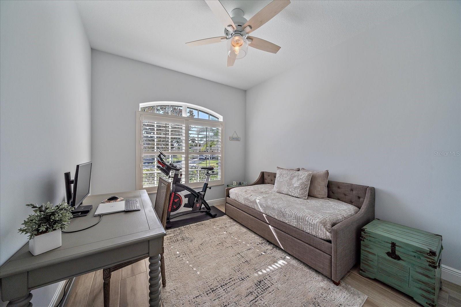 366 S CREEK CT — photo 31