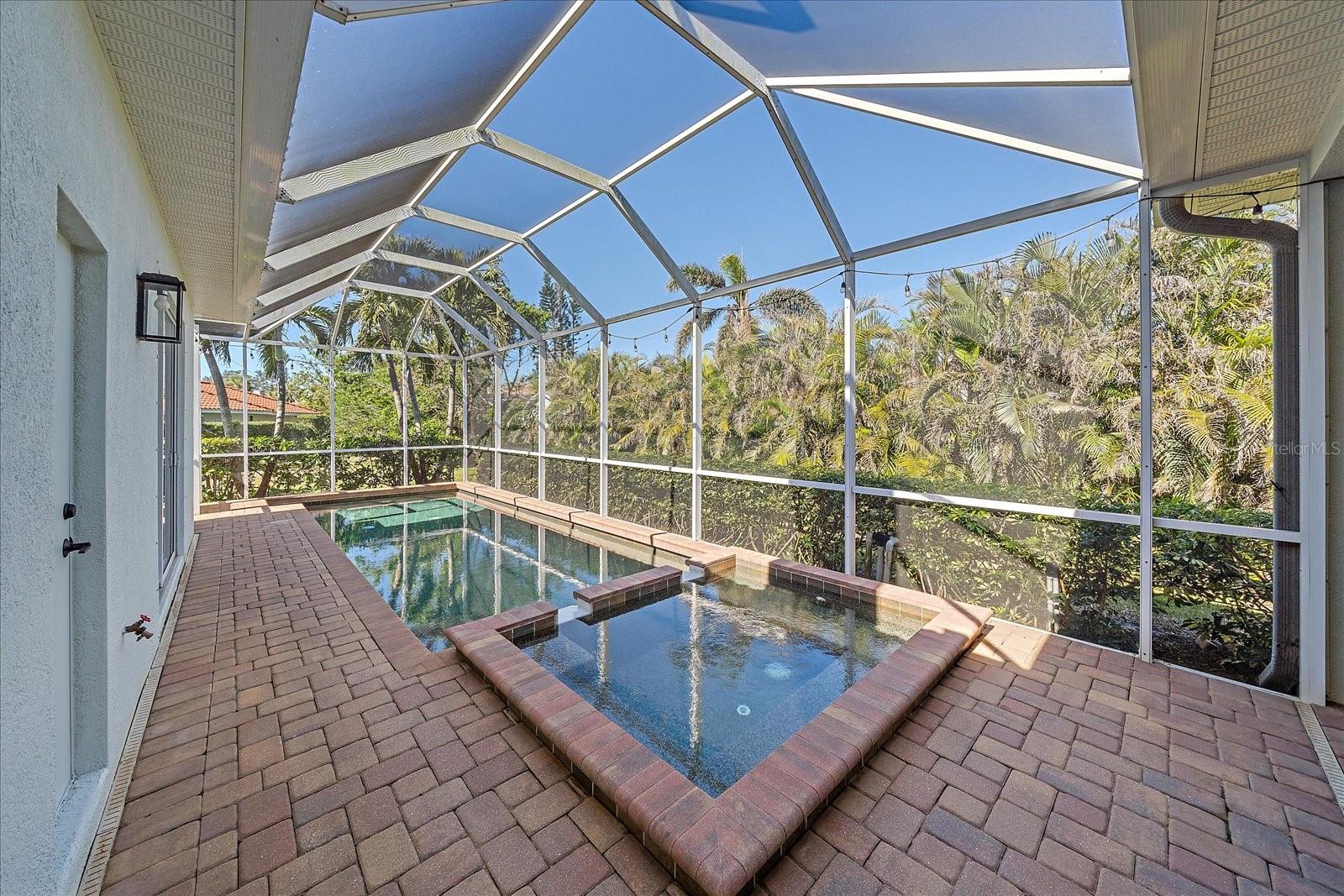 366 S CREEK CT — photo 36