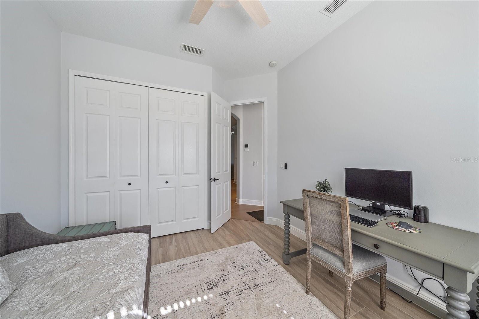 366 S CREEK CT — photo 32
