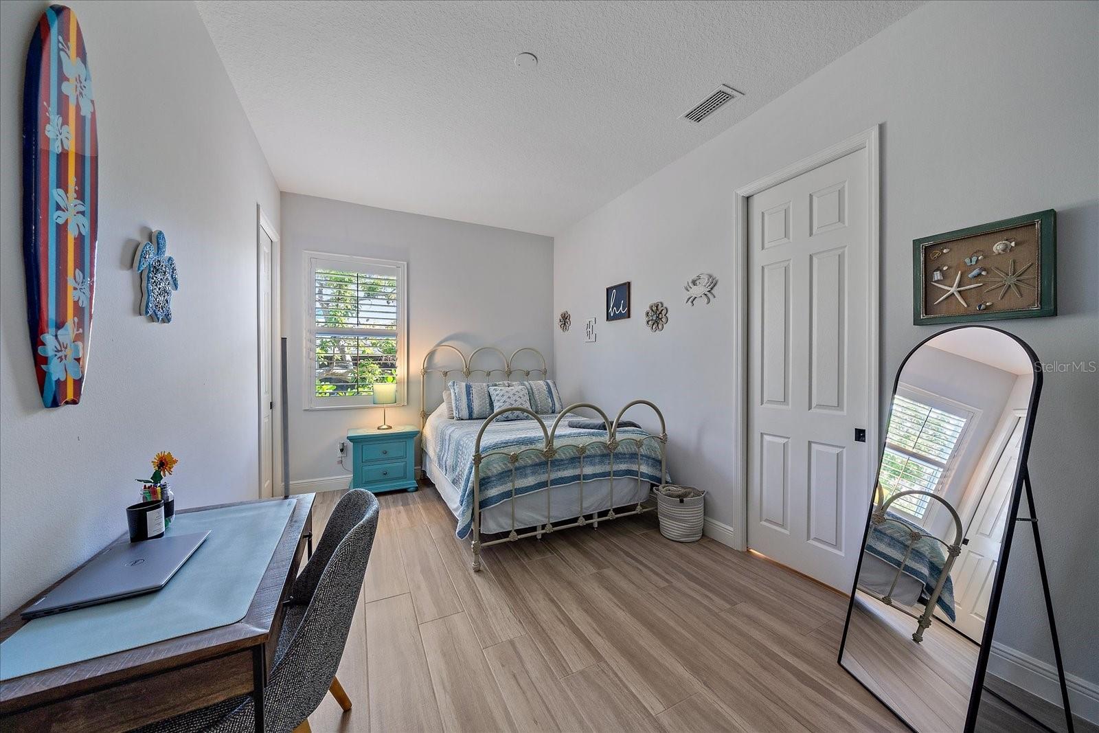 366 S CREEK CT — photo 29