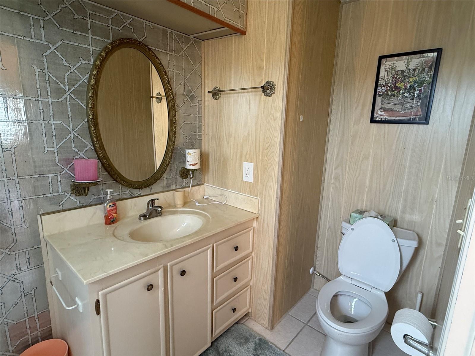 651 IRIS DR — photo 16