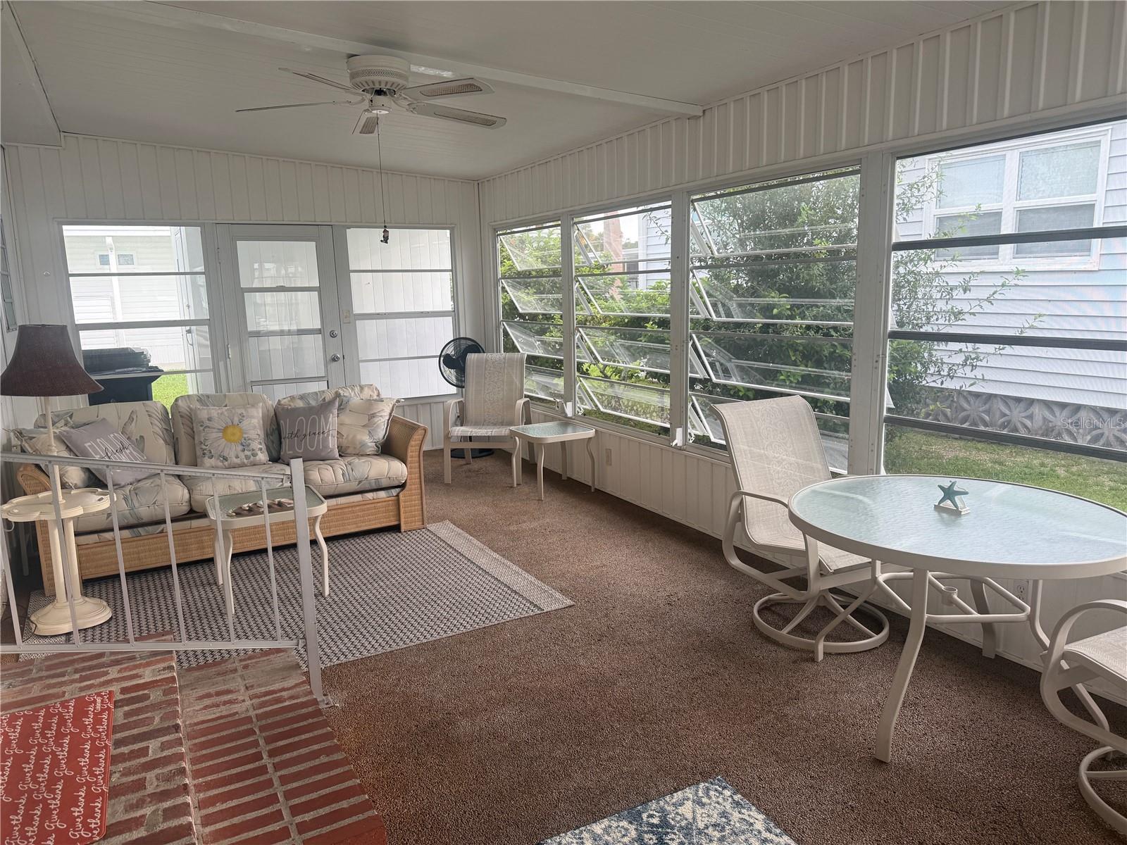 651 IRIS DR — photo 2
