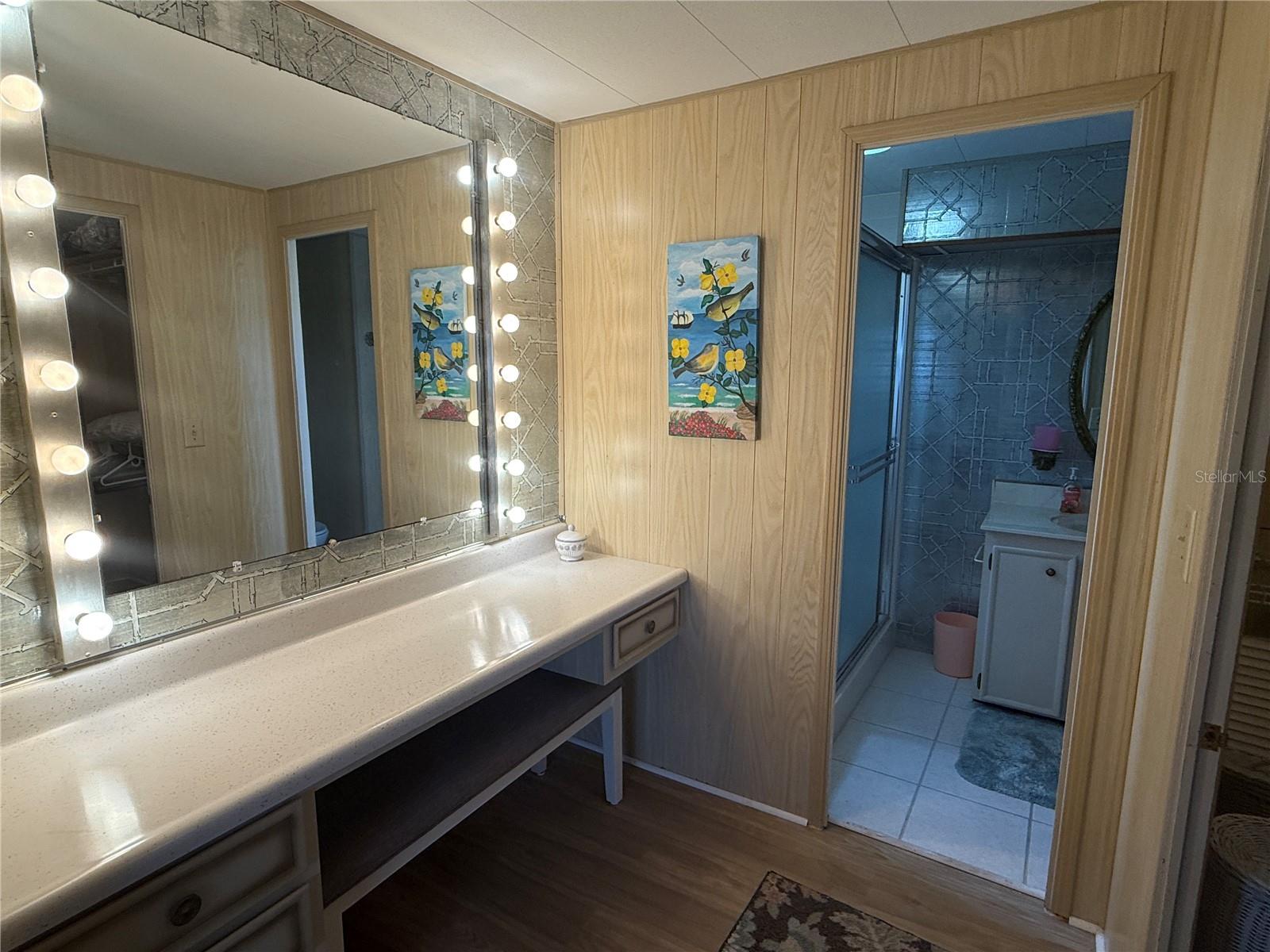651 IRIS DR — photo 15