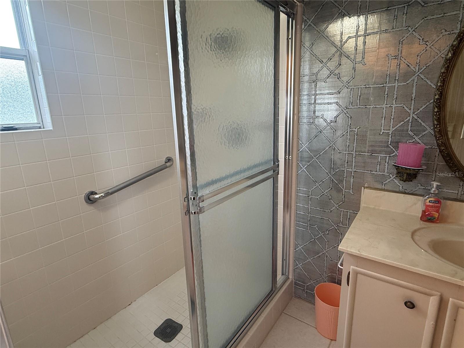 651 IRIS DR — photo 17