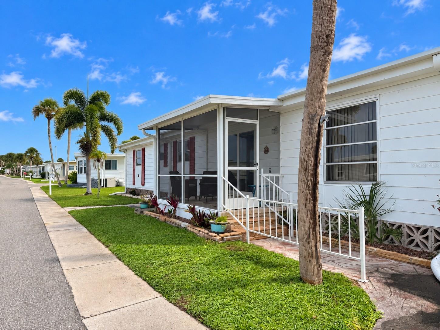 651 IRIS DR — photo 19