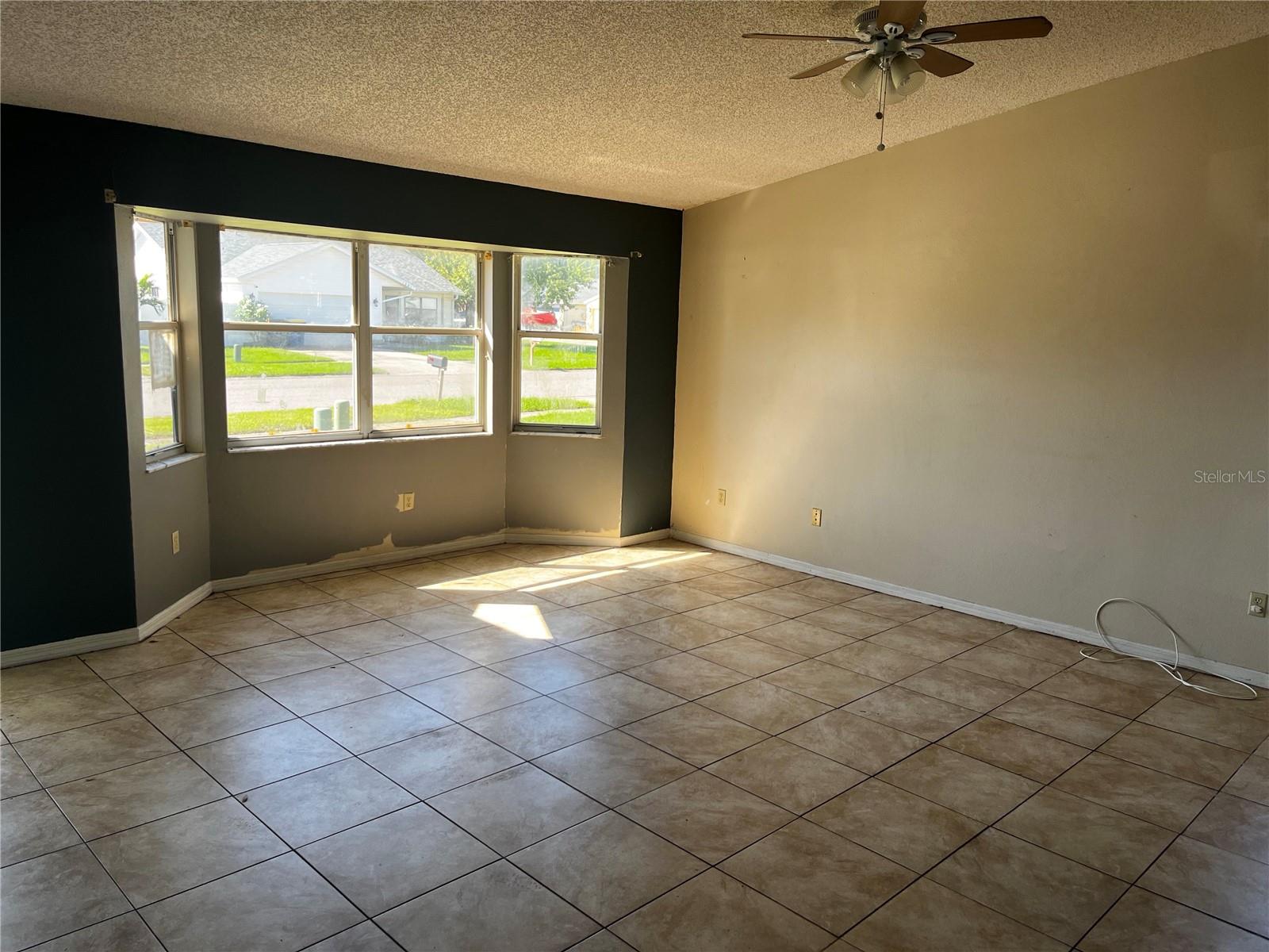 1890 FEATHER TREE CIR — photo 4