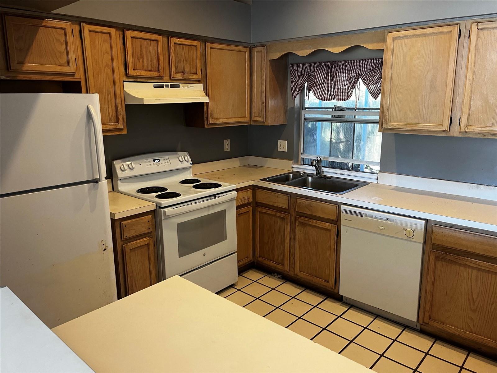 1890 FEATHER TREE CIR — photo 5