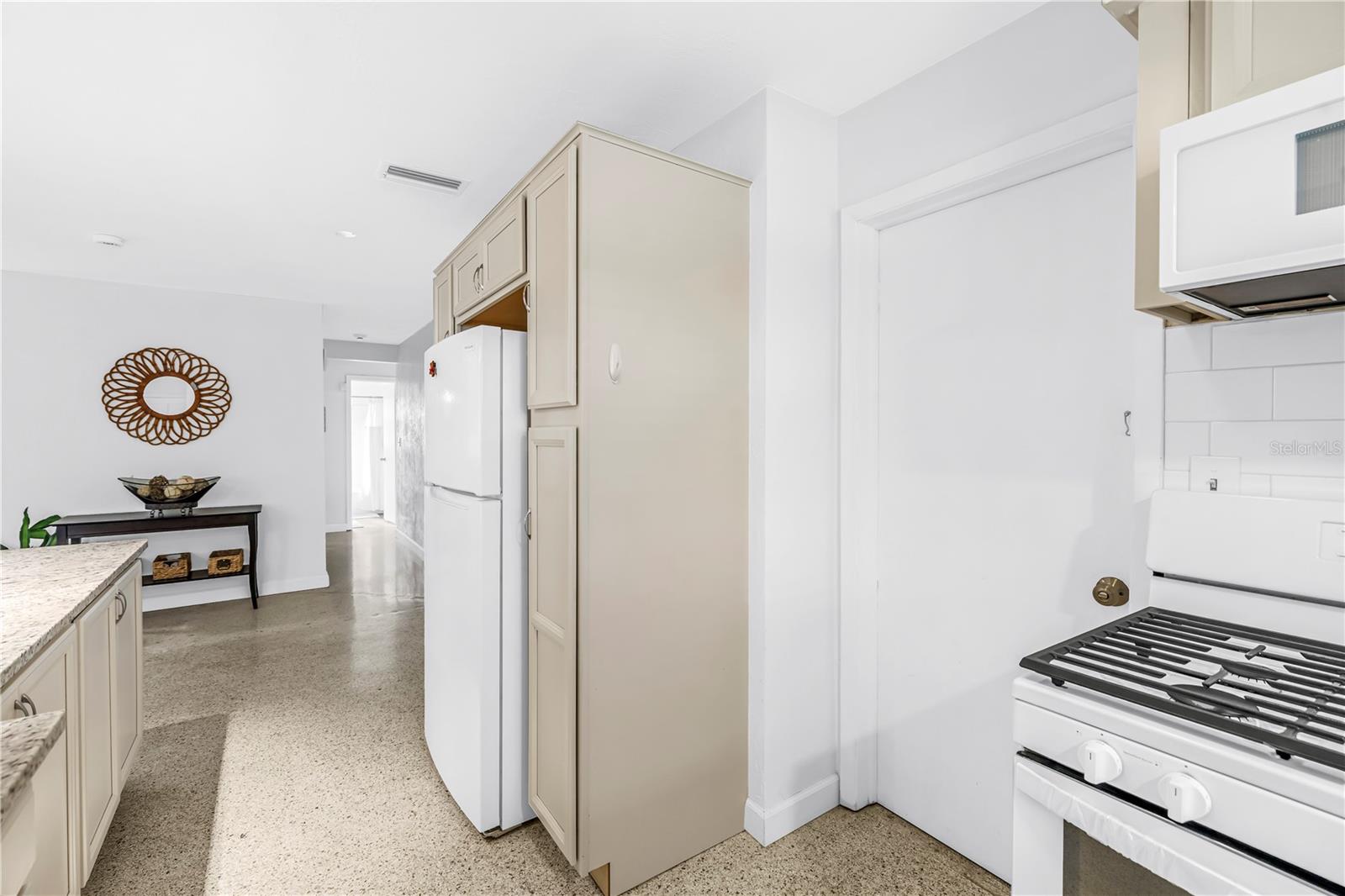 2511 QUINCY ST S — photo 10