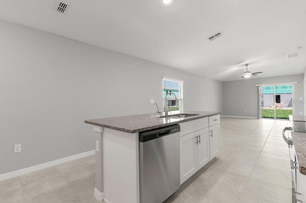 7110 AMELIA COVE CT — photo 5