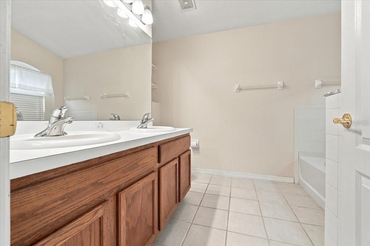 2610 BUCKHORN PRESERVE BLVD — photo 15