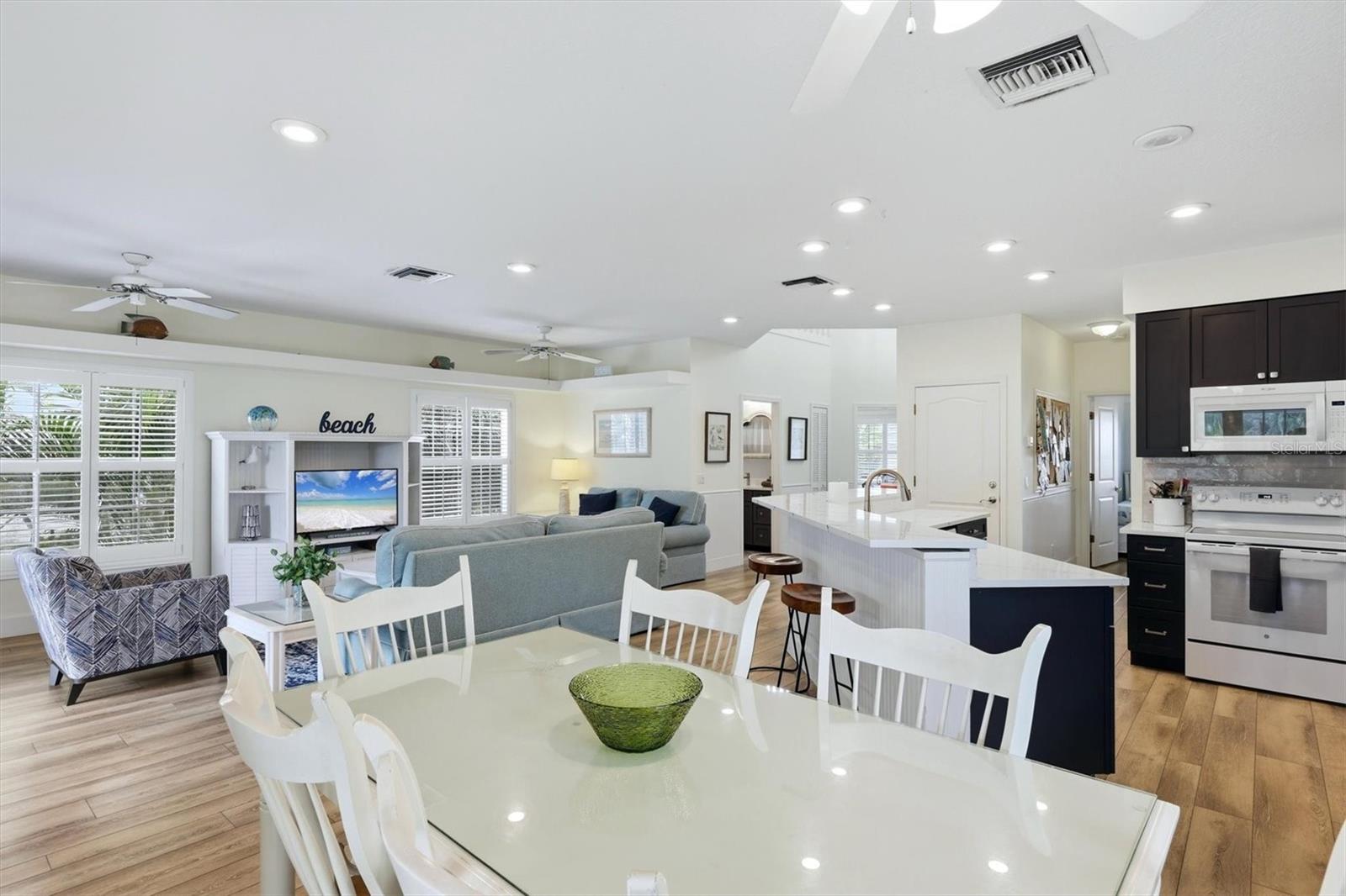 783 JACARANDA RD — photo 16