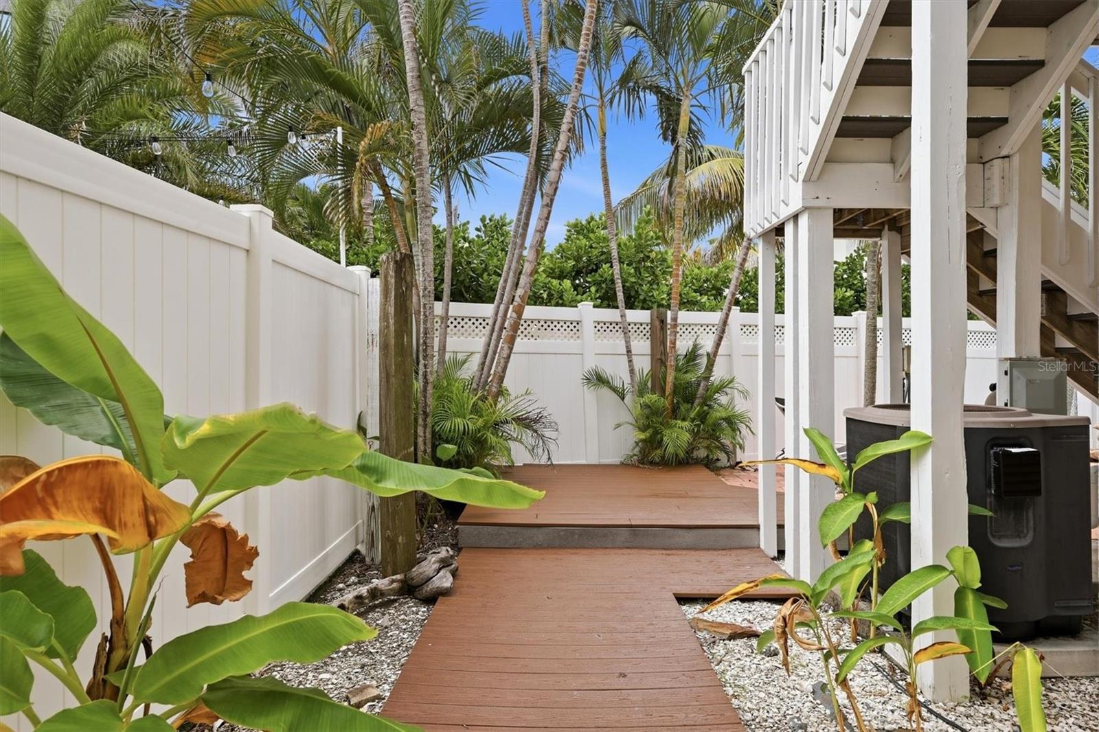 783 JACARANDA RD — photo 39