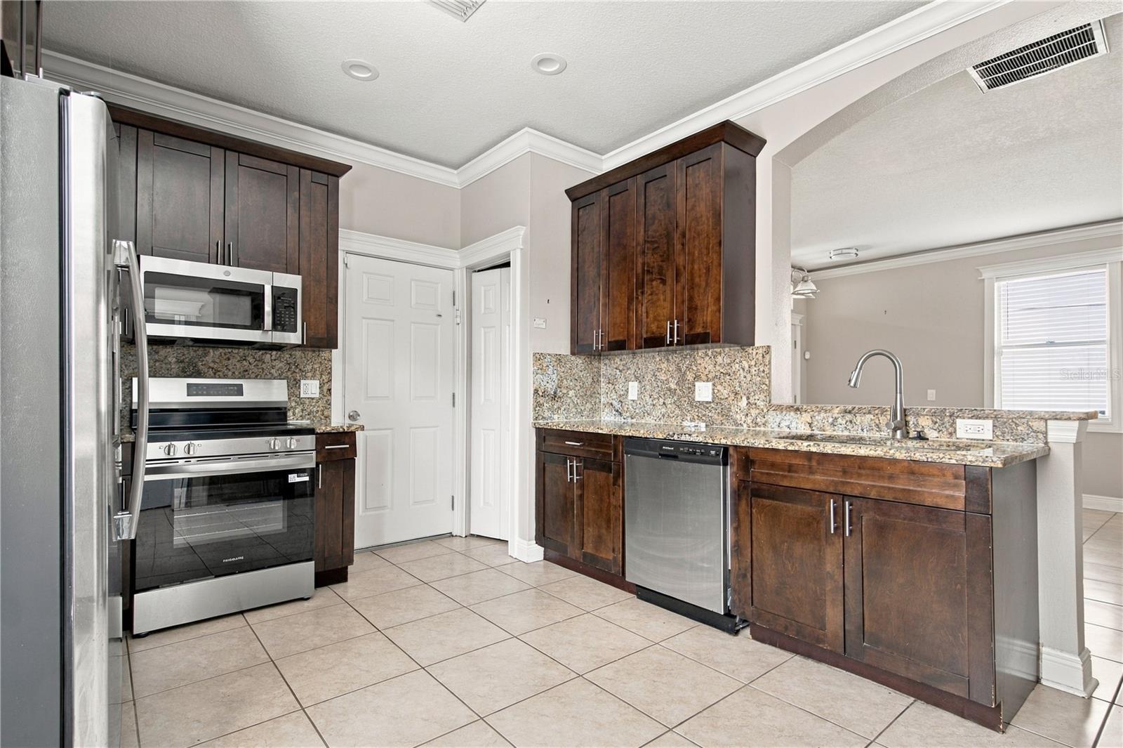 10321 AVELAR RIDGE DR — photo 10