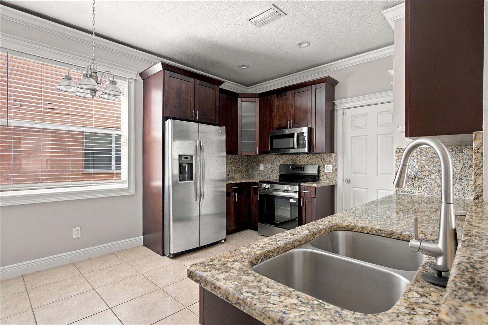 10321 AVELAR RIDGE DR — photo 7