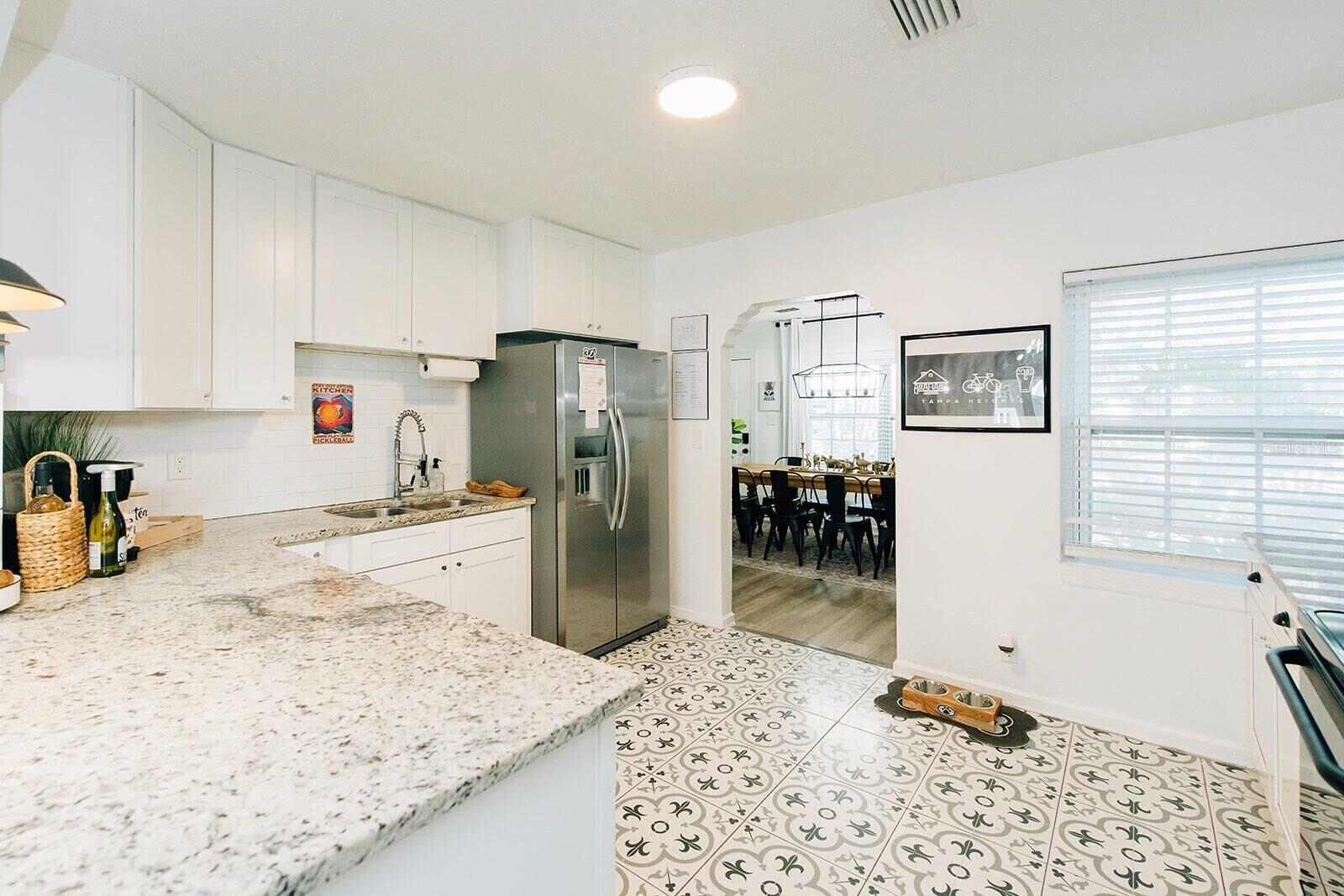 2705 N OAKDALE AVE — photo 6
