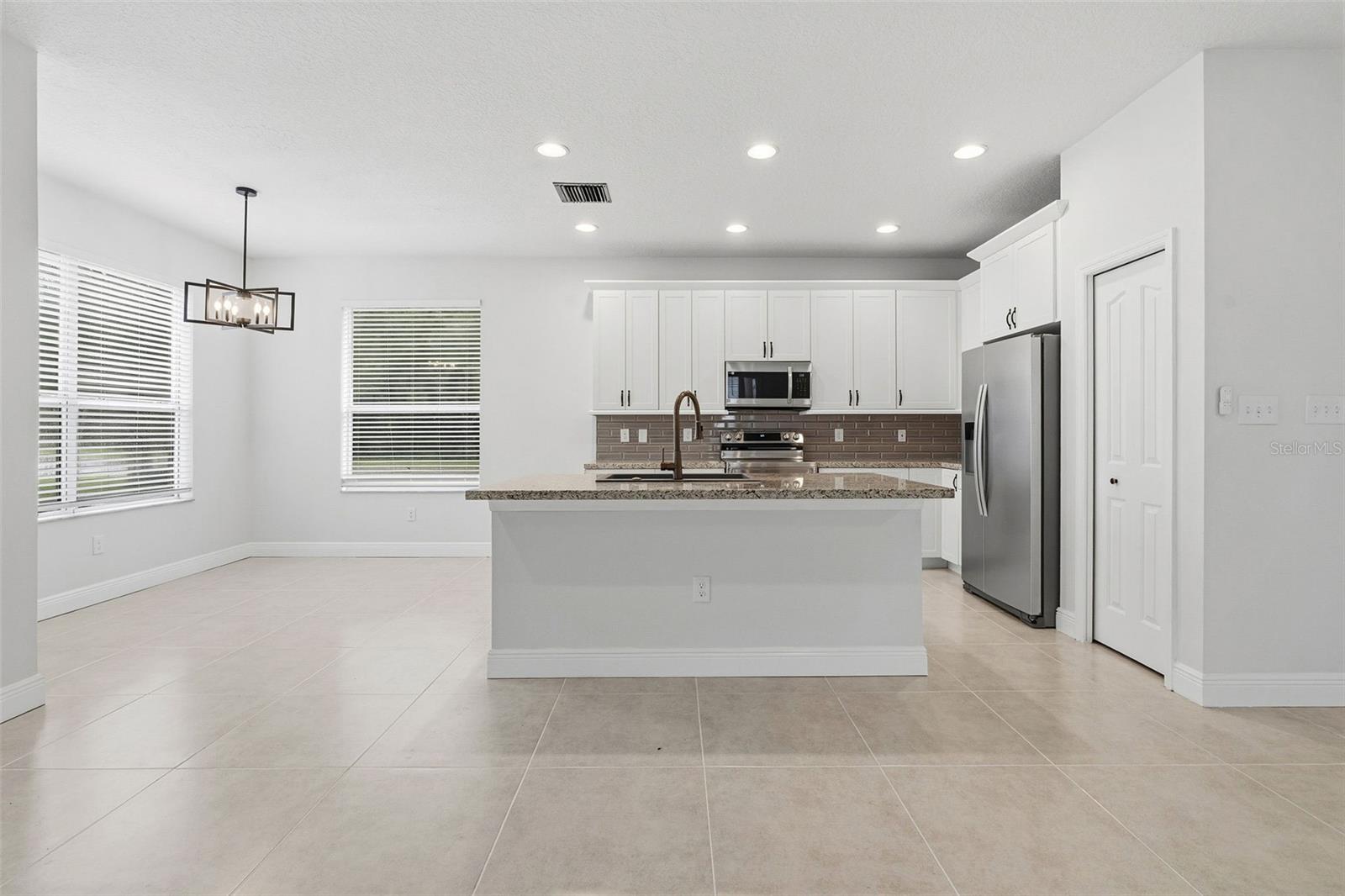 8201 CYPRESS BREEZE WAY — photo 10