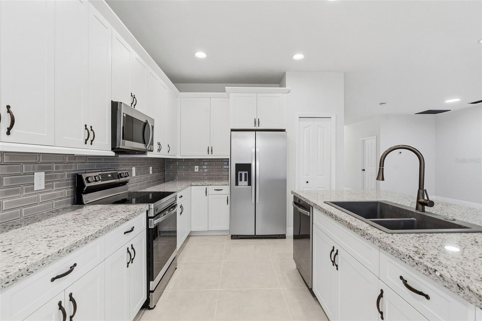 8201 CYPRESS BREEZE WAY — photo 15