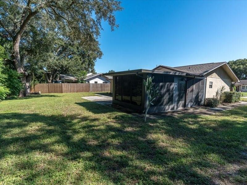12805 PECAN TREE DR — photo 35